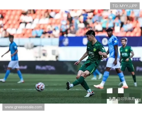 铲射自家大门不慎乌龙 三镇扳回一球十人新鹏城2-1获胜