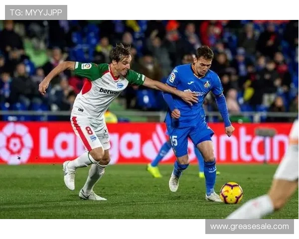 赫塔费雪上加霜恩约姆替补仅一分钟粗暴犯规染红十人应战难挡皇马锋芒